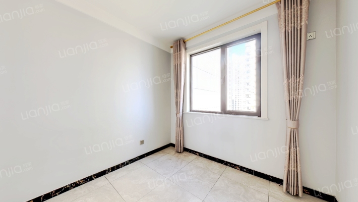 天伦湾  中高楼层  采光一点遮挡都没有-卧室C