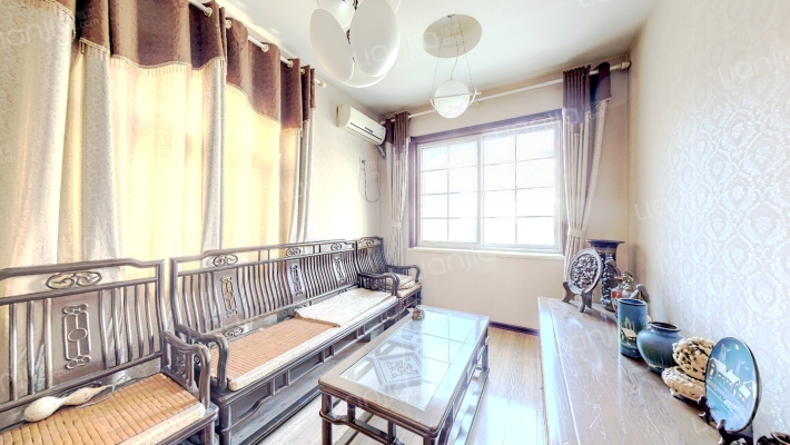 钻石广场旁占地两亩独栋别墅出售-卧室K