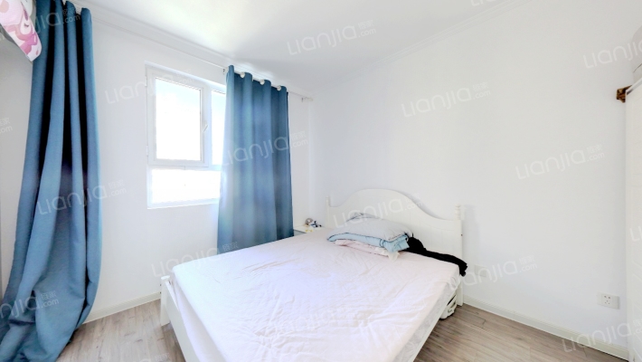 火车站 空中花园社区 正规精装一居 中上好楼层 急售-卧室