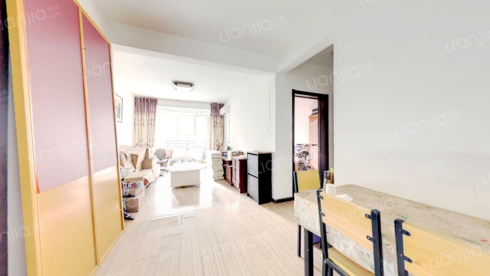 水岸花城两居出售全南户型中低楼层进出方便-客厅