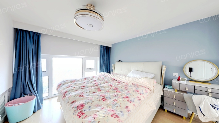 市区loft户型 大挑空 落地窗 配套成熟 德信公园旁-卧室A