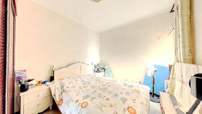 全南三居   精装修  七十年大产权-卧室A