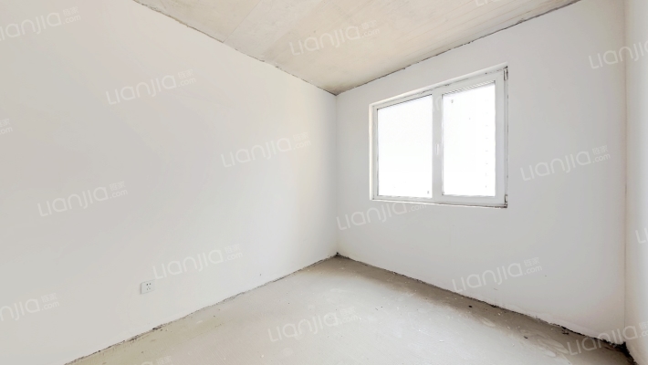 房本满二，带一个产权车位和地下室，好楼层 全天采光-卧室A