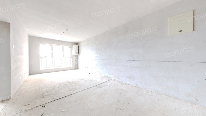 房子是新楼盘的房子，位置好，交通方便，北京通勤必备-客厅