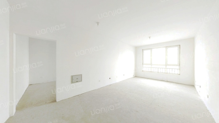 开发区户口上双语，品质社区人车分流，838路沿线。-客厅