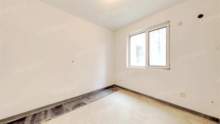 K2狮子城北区 6室2厅 南 北-卧室C