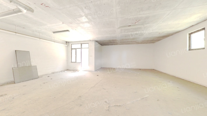 香邑溪谷原墅  下叠带小院   毛坯 带两个车位-客厅A