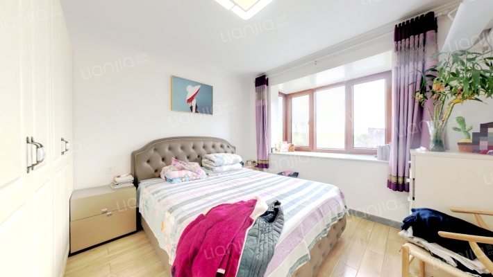 范阳路旁 精装修大三居 花园小区 环境优美 出行方便-卧室C