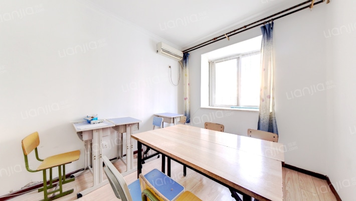 南北通透 低楼层大客厅，南北户型，园林社区-卧室B