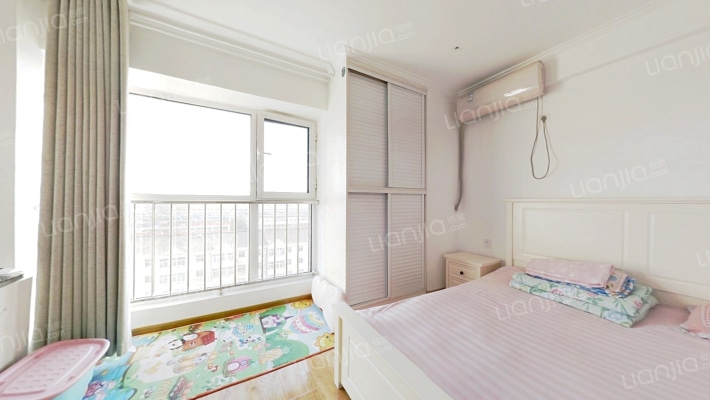 70年大产权 房子户型方正，总价低，适合年轻白领-卧室B