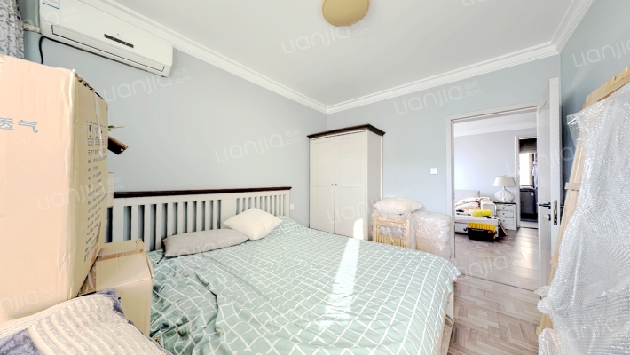 鸿坤精装修全明三居室，满五年唯一-卧室C