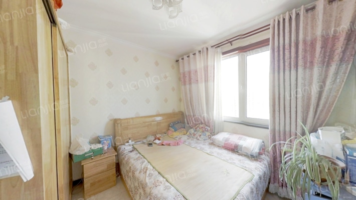 此房满二税费低，带车位地下室 好楼层 采光视野好-卧室B