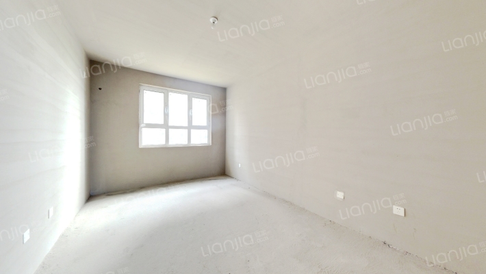 此房通透大三居，采光好，户型好。-卧室C