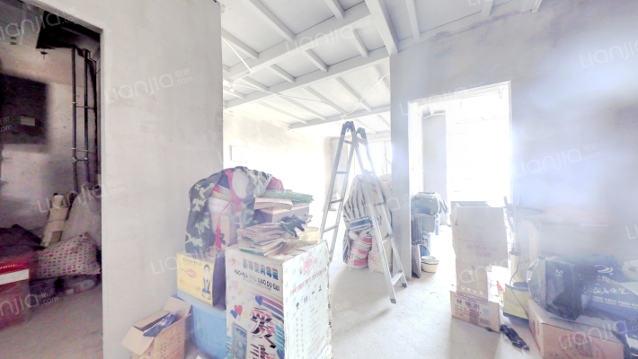 此房南北  4居 上下两层 75平+75平-客厅