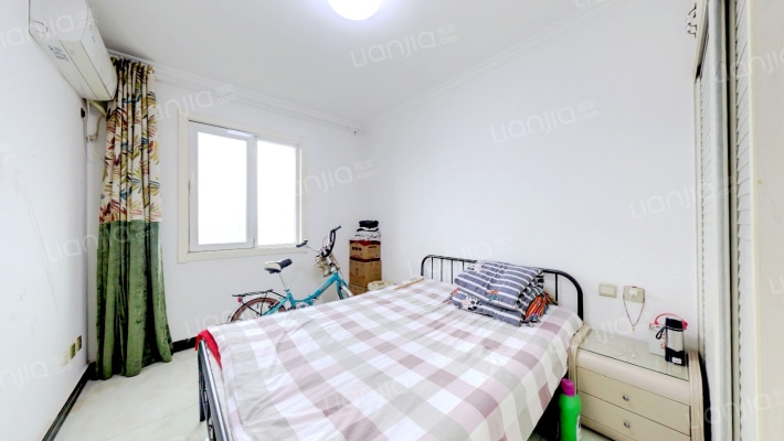 天地新城  满两年  诚意出售  精装修-卧室A