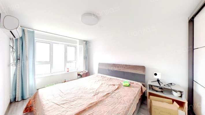 精装修，拎包入住，户型方正，视野开阔，采光充足-卧室C