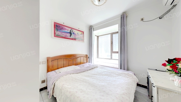 天伦湾自住精装两居室，带子母车位地下室-卧室B