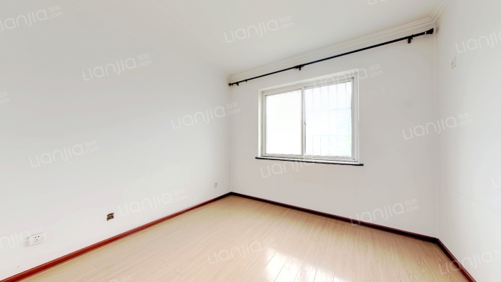 市区板楼社区 楼龄新 集中供暖 通透大三居 业主急售-卧室A