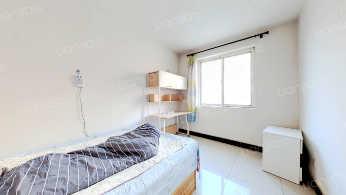 华福佳缘小区 中间楼层 交通便利-卧室B