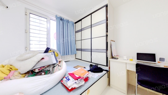 此房满五户型方正，南北通透两居室 带装修 采光好-卧室A