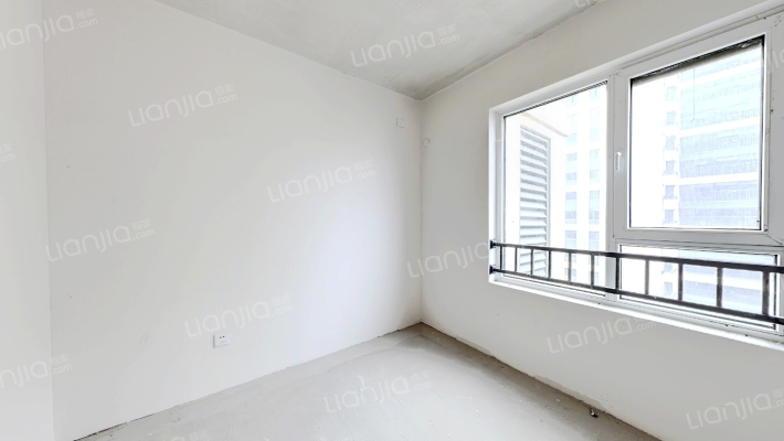 桃源新都孔雀城南北通透三居室，毛坯随意装修-卧室B