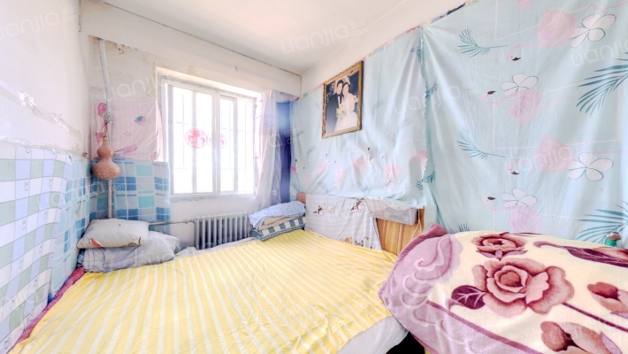 老市医院，满五唯一,两个阳台不算房本面积，有小库房-卧室B