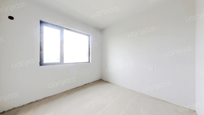 业主诚意出售，房子户型方正，。-卧室C