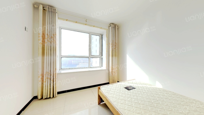 此房位于华阳主路旁，电梯房，交通便利-卧室A