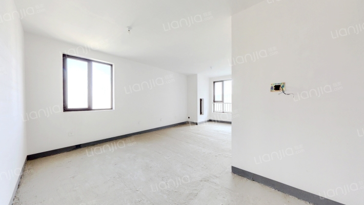 此房满二税费低，毛坯随意装.存量较少的K户型-客厅