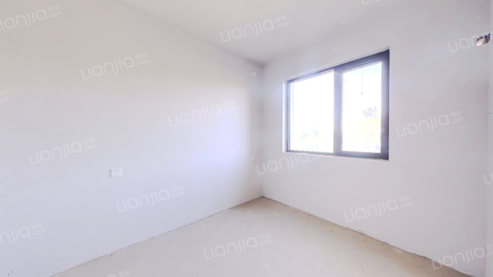 房本满二 采光好 通透三居双卫-卧室C