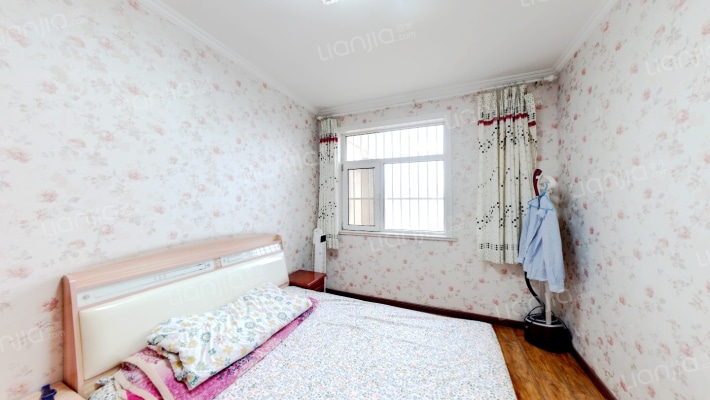 此房房本满五唯一，楼前无遮挡，业主诚心卖-卧室B