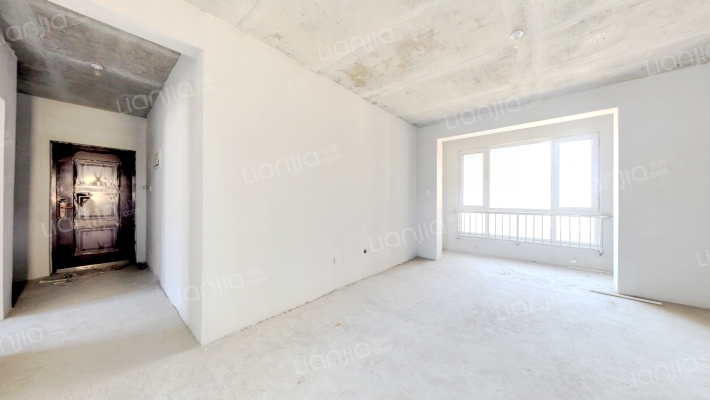 中间楼层，南北通透三居，毛坯随意装带地下车位-客厅