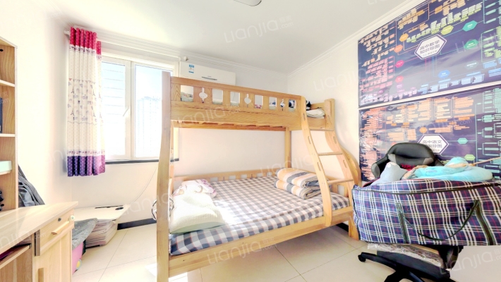 西南向两居，精装修 拎包入住，楼层好，采光好-卧室A