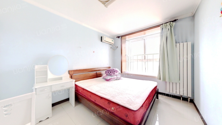 此房南北通双透格局好，视野宽阔-卧室B