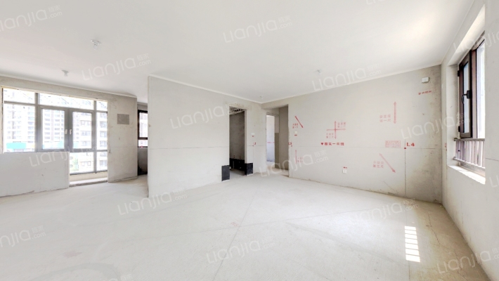 园林洋房社区 南北通透三居双卫 毛坯 看房方便-客厅