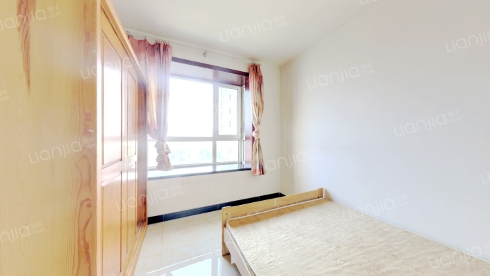 带装修拎包入住，户型方正，房本满五，配套齐全。-卧室A