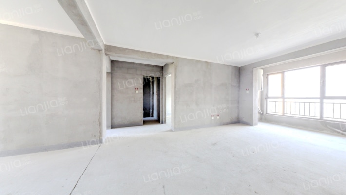 天伦湾嘉园70年大产权，两梯四户，润卓地产开发大社区-客厅