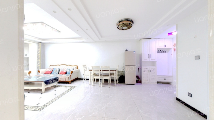 此房南北通透，中间楼层，精装修，业主诚心-客厅