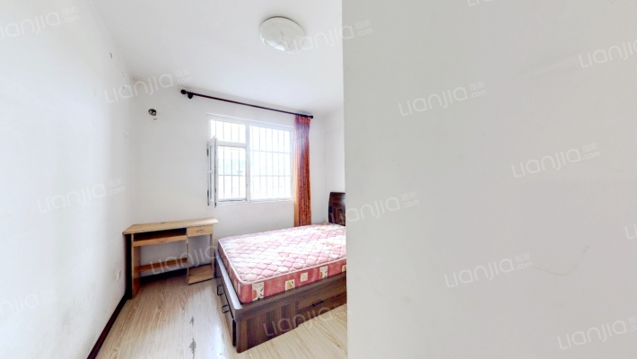 范阳中路，南北通透带露台三居价格可议-卧室C