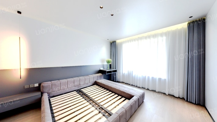 鸿坤理想湾电梯洋房 装修50万自住标准 132平200万-卧室C