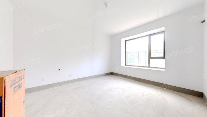 鸿坤理想湾，洋房电梯入户，一梯一户，视野好采光好-卧室C