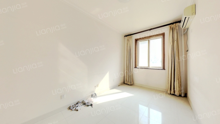 此房南北通透格局，带装修，采光视野很好，-卧室C