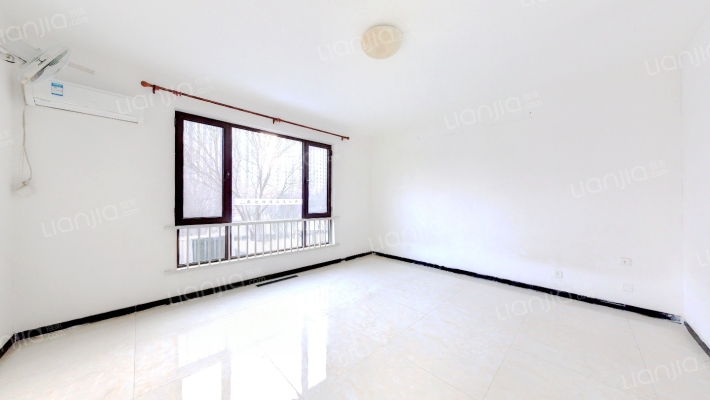 鸿坤理想湾南区别墅，带小院，负一层和地上二层。-卧室D