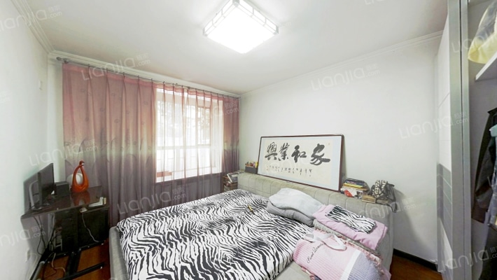 翡翠城南北通透两居室，房本满五，业主诚心出售-卧室A