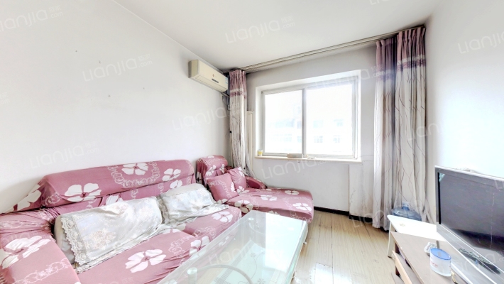 世纪嘉园 南北通透两居 集中供暖 好楼层 采光好-客厅