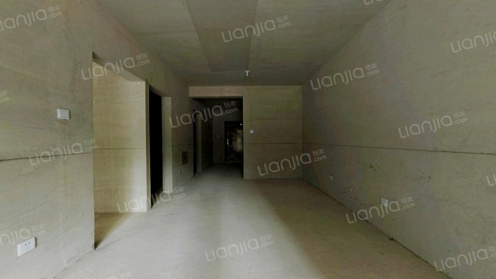 谁不想拥有自己的小花园，一层带院，业主诚心出售-客厅