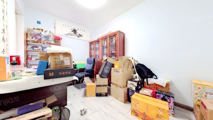 业主诚意出售·，精装修，房本满二，上越两层，四居室-卧室D