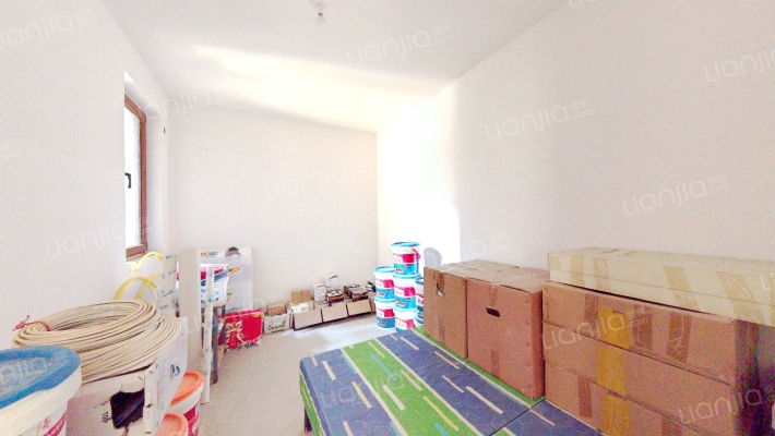 高铁新干线 3室2厅 南-卧室A