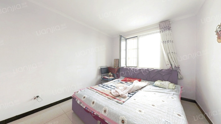 正规南北通透两居，客厅主卧朝南，业主诚心出售。-卧室A