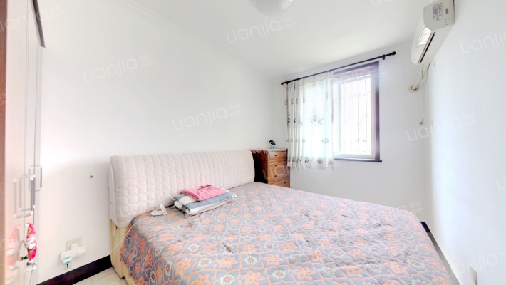 南北通透三 房本满五年 简单装修.-卧室B